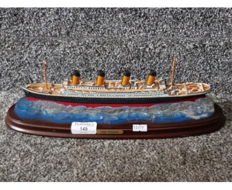 Titanic model by Banbury Mint 36cm long.