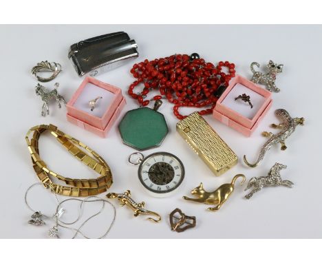 A small group of mixed collectables to include gold &amp; silver items, brooches, pocket watch....etc..