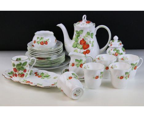 Queen's Rosina China Co Ltd, 'Virginia Strawberry' tea service set, to include tea pot, six side plates, lidded sugar pot, li