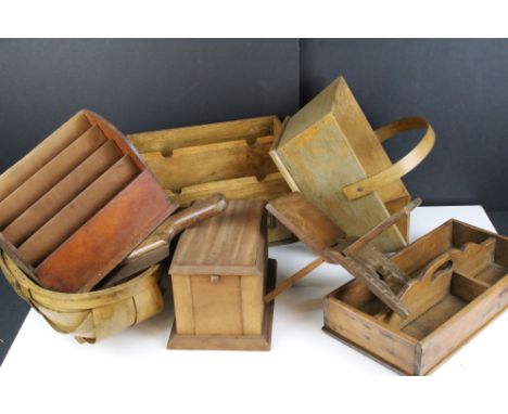 Collection of wooden items, to include: hazelwood tray, stationery boxes, cutlery tray etc (1 box)