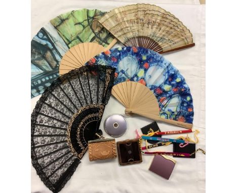 SMALL CARTON OF 4 VINTAGE FANS, 3 POWDER COMPACT ETC