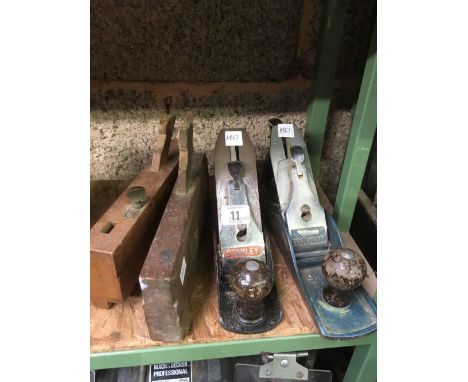 2 METAL SMOOTHING PLANES BY STANLEY &amp; FOOTPRINT &amp; 2 VINTAGE WOODEN MOULDING PLANES