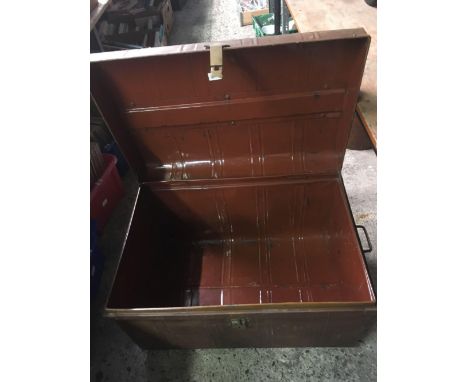 BROWN METAL TRAVEL TRUNK