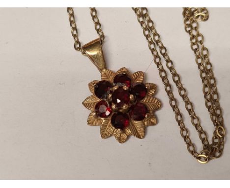 9cT GOLD CHAIN WITH RUBY PENDANT, 2.9g