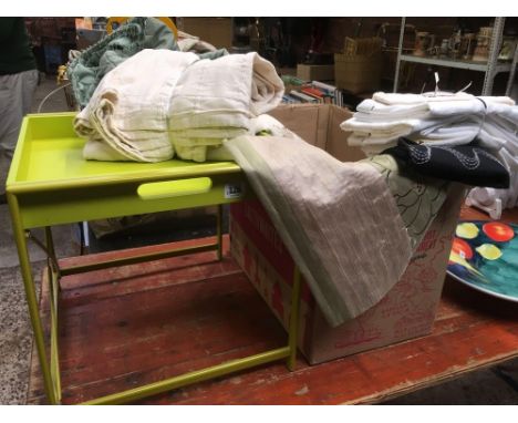 CARTON OF TABLE LINEN &amp; A TRAY ON A METAL STAND