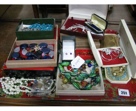 Stud and Other Earrings, costume beads, diamante, compact, etc:- One Tray