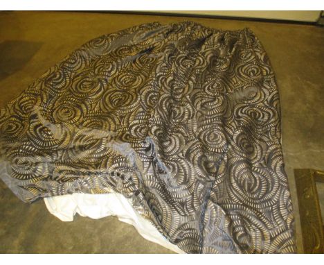 Pair of Heavy Lined Curtains, each 280cm drop, 160cm width, with tiebacks