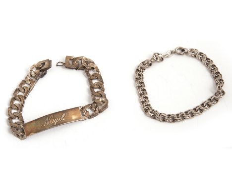 A STERLING SILVER BRACELET, INSCRIBED NIGEL, .925 SILVER CHAIN BRACELET, WEIGHT 33G 
