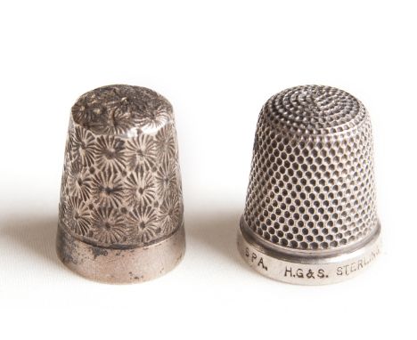 TWO STERLING SILVER THIMBLES, WEIGHT 9G