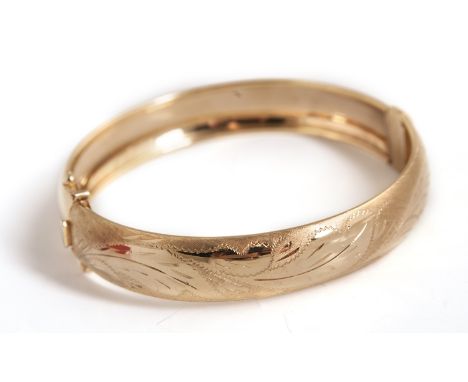 A 9CT BANGLE 14.7GRMS