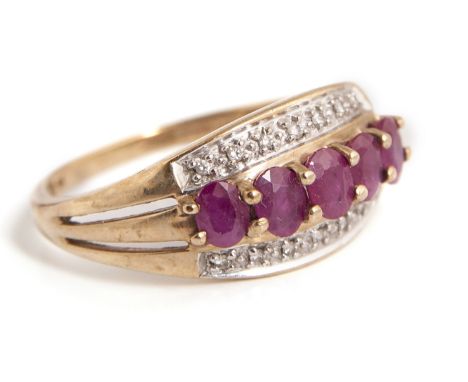 9CT DIAMOND/RUBY RING