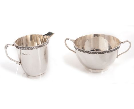 AN ELKINGTON STERLING SILVER SUGAR AND CREAM, WEIGHT 370G