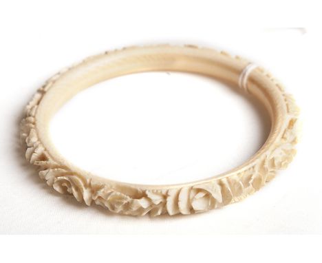 IVORY BANGLE, DIAMETER 9CM