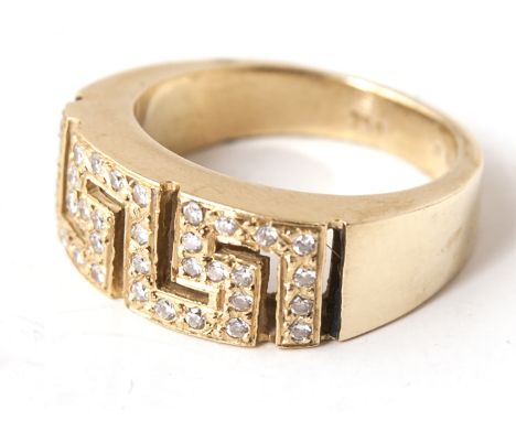 A 18CT YELLOW GOLD VERSACE STYLE DIAMOND SET RING, SIZE K