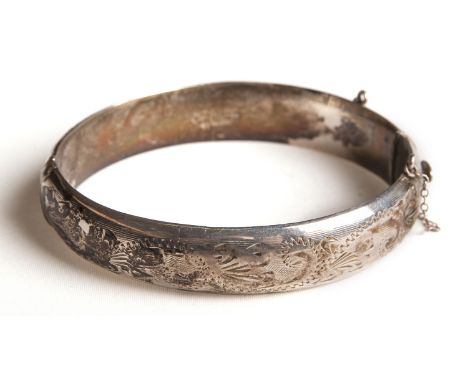 A SILVER BANGLE, BIRMIGHAM, 1971, WEIGHT 18G