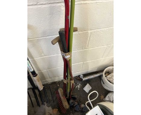 Bundle of assorted garden tools