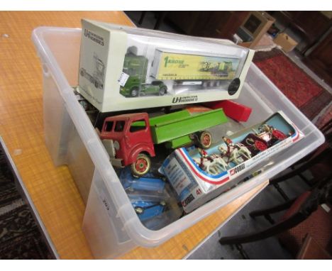 Mid 20th Century English tin plate model lorry together with a quantity of various die-cast models, Hornby accessories etc
