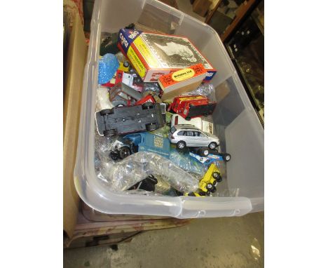Quantity of various boxed die-cast metal trade vehicles including: Corgi, Lledo and Matchbox