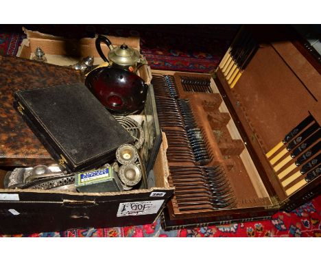 AN INCOMPLETE OAK CASED CANTEEN OF CHROMIUM PLATED CUTLERY AND A BOX OF SILVER PLATE ETC, including a silver topped glass con