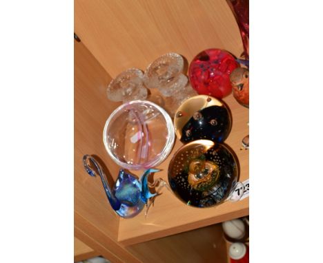 A SMALL GROUP OF GLASSWARE, to include limited edition Selkirk glass paperweight 'Gold Star' No 100/500, 1999, Caithness 'Inf