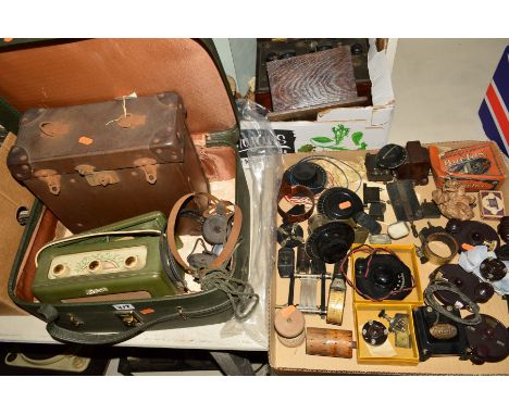 TWO BOXES AND A CASE CONTAINING VINTAGE ELECTRONIC COMPONENTS, including bakelite control knobs, a vintage Roberts Radio and 