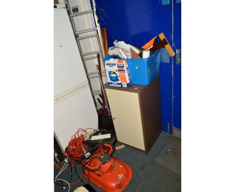 A FLYMO MICRO LITE HOVER LAWN MOWER, together with a set of aluminium extension step ladders, loose garden tools and a plasti