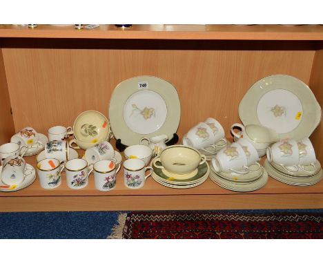 VARIOUS TEA/COFFEE WARES, to include Susie Cooper teaset 'Day Lily' (22), six Royal Worcester 'Alpine Flowers' coffee cans an