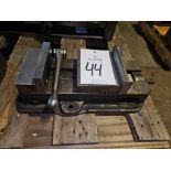 Kurt D675 6" Machine Vise