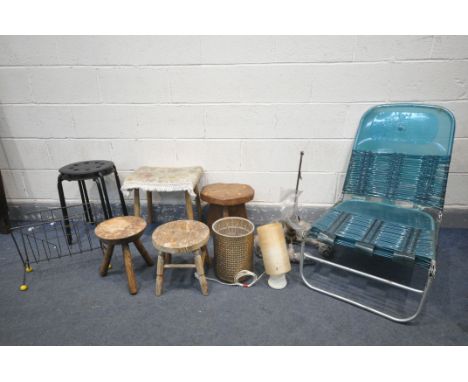 A 1980/1990'S TEAL VINYL FOLDING GARDEN LOUNGER, a mid-century five branch ceiling light, a table lamp, a brassed bin, a soli