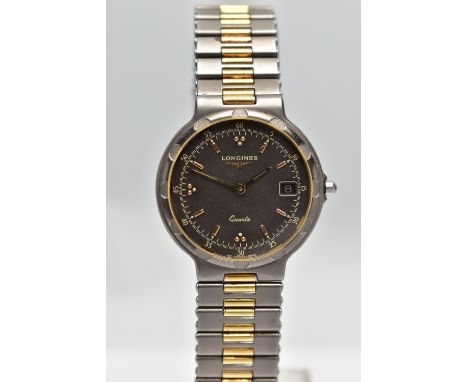 A GENTS 'LONGINES' QUARTZ WRISTWATCH, round black dial signed 'Longines, quartz', baton markers, date window at the three o'c