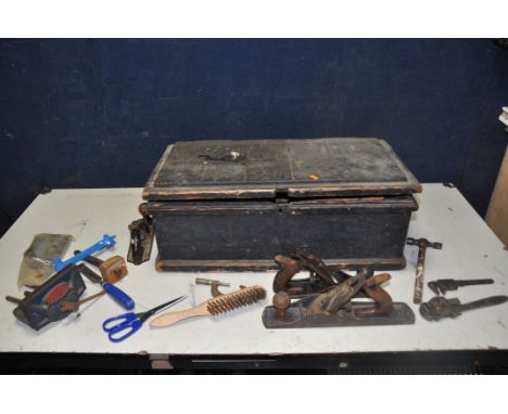 A WOODEN TOOLCHEST AND TOOLS to include a quantity of vintage tools, Record planes, wooden block plane, stillsons, clamps, fi