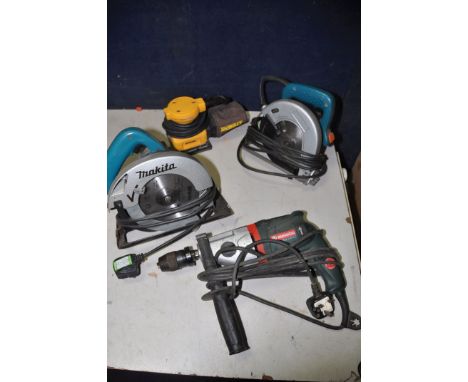 A COLLECTION OF POWERTOOLS to include two Makita circular saws, a Makita SR1600 and a Makita N500, DeWALT DW411 palm sander a
