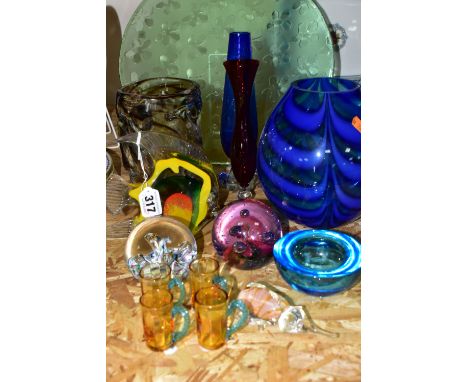 A GROUP OF STUDIO GLASS, comprising a Murano style angel fish, a Whitefriars knobble and swirl vase (brown), height 17cm, a l