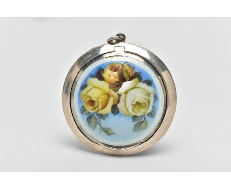 AN EARLY 20TH CENTURY SILVER GUILLOCHE ENAMEL COMPACT, of a domed circular form, decorated with yellow roses and a white guil