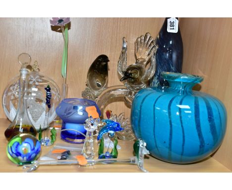 A SMALL GROUP OF MODERN COLOURED AND CLEAR GLASSWARE, including a Mdina squat turquoise vase, etched marks and dated 1975, he