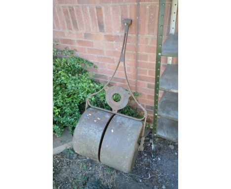 A VINTAGE HAYCRAFT &amp; SON OF DEPTFORD GARDEN ROLLER