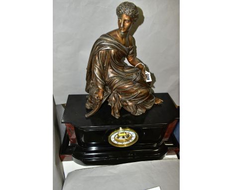 A LATE 19TH CENTURY BLACK SLATE MANTEL CLOCK WITH ROUGE MARBLE INSERTS TO THE SIDE, surmounted by a bronzed seated lady which