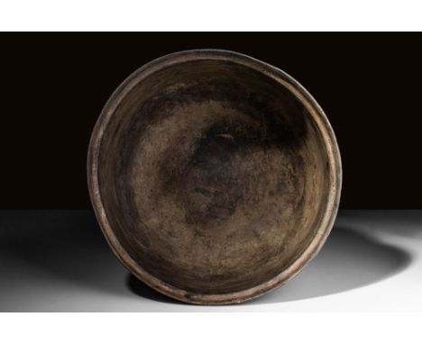 Ca. AD 1000 - 1200 A Seljuk silver bowl decorated with niello. A vessel of deep, rounded form with slightly everted double ri