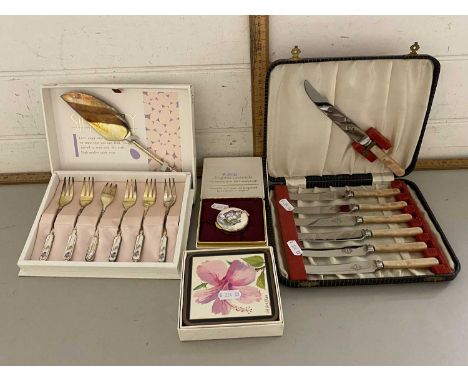 Mixed Lot: Various cased cutlery, small modern enamel box, place mats etc