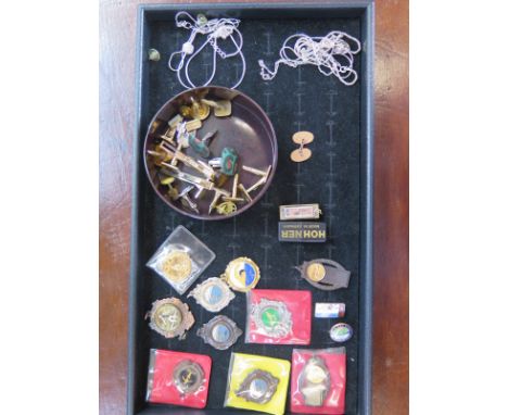 A collection of some silver and white metal jewellery approximately 0.4toz with a 9ct gold cufflink 4.4g together with some c