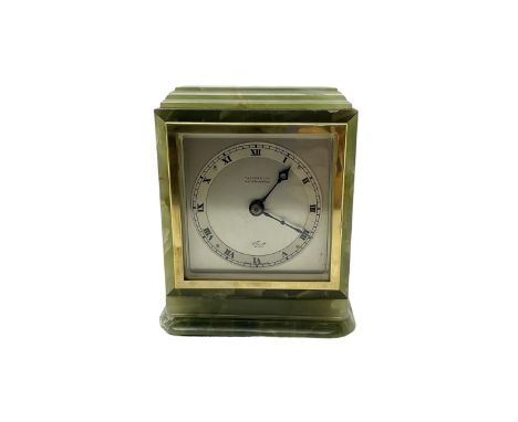 Elliott - 20th century timepiece 8-day mantle clock, in s recangular green onyx case with a stepped top and base, silvered di