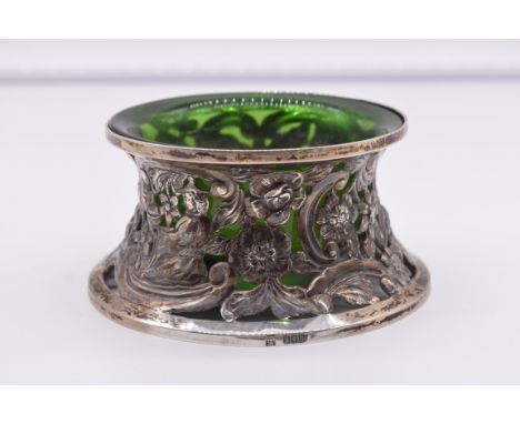 An Irish pierced silver dish ring, by&nbsp;Edmund Johnson Ltd, Dublin 1917, with green glass liner, 13cm diameter, 130g weigh