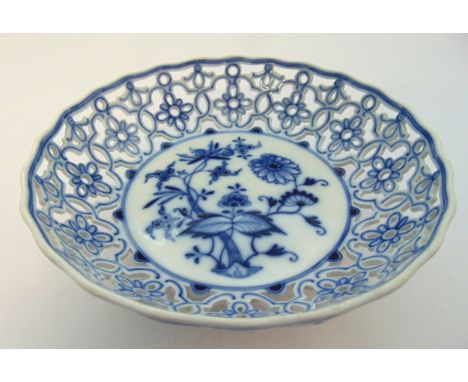 Meissen blue and white onion pattern bowl with pierced sides all on three stylised fish supports, marks to the base, 7.5 x 20