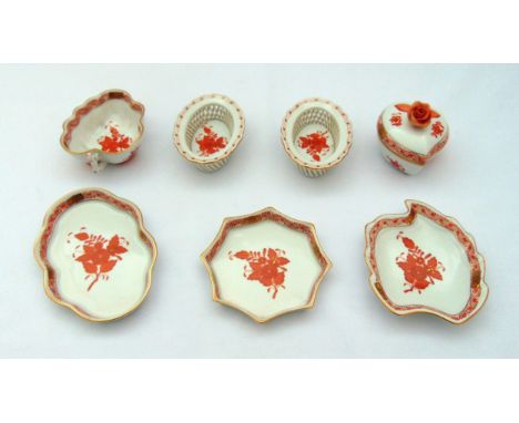 A quantity of Herend Chinese Bouquet orange Apponyi pattern to include pin dishes, bonbon dishes and a covered box (7)