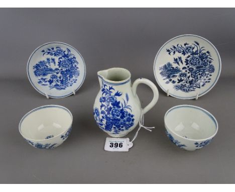 Circa 1770 Worcester blue and white sparrow beak jug and two tea bowls with saucers, all fence pattern, all blue underglazed 