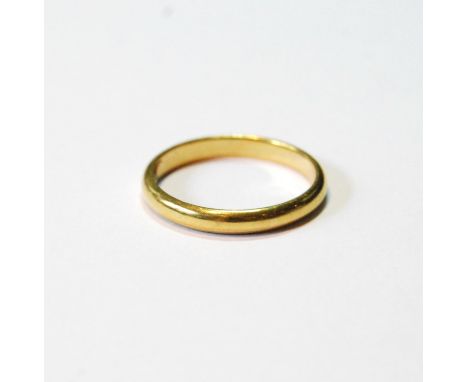 18ct gold band ring, 3.3g, size Q. 