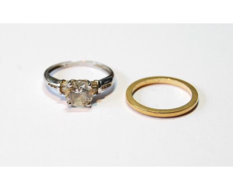 18ct gold band ring,&nbsp;2g,&nbsp;and a gem ring, 14ct white gold, 3g gross, sizes N and Q. 