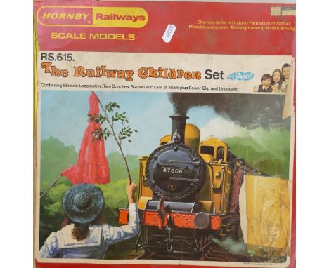 Hornby Railways Scale Models RS.615 The Railway Children Set. Playworn with damage and losses to box (1 Tray) 