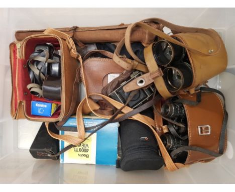 Mixed optics to include 2 cased pairs of binoculars/field glasses, vintage cameras, cased vintage camera tripod etc (1 tray).