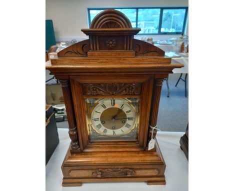 VICTORIAN OAK CASED MANTLE CLOCK, 3 TRAIN BRACKET CLOCK APPROX 44CM TALL
